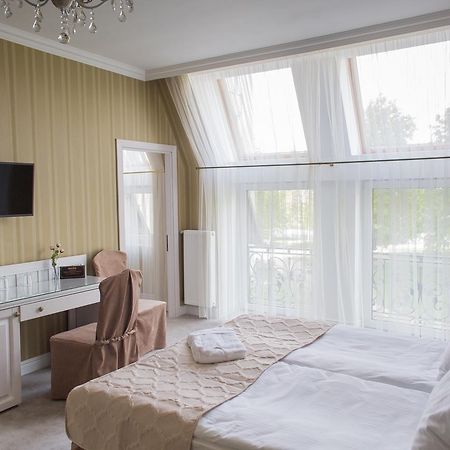 Boutique Hotel Deluxe Каменец-Подольский Экстерьер фото