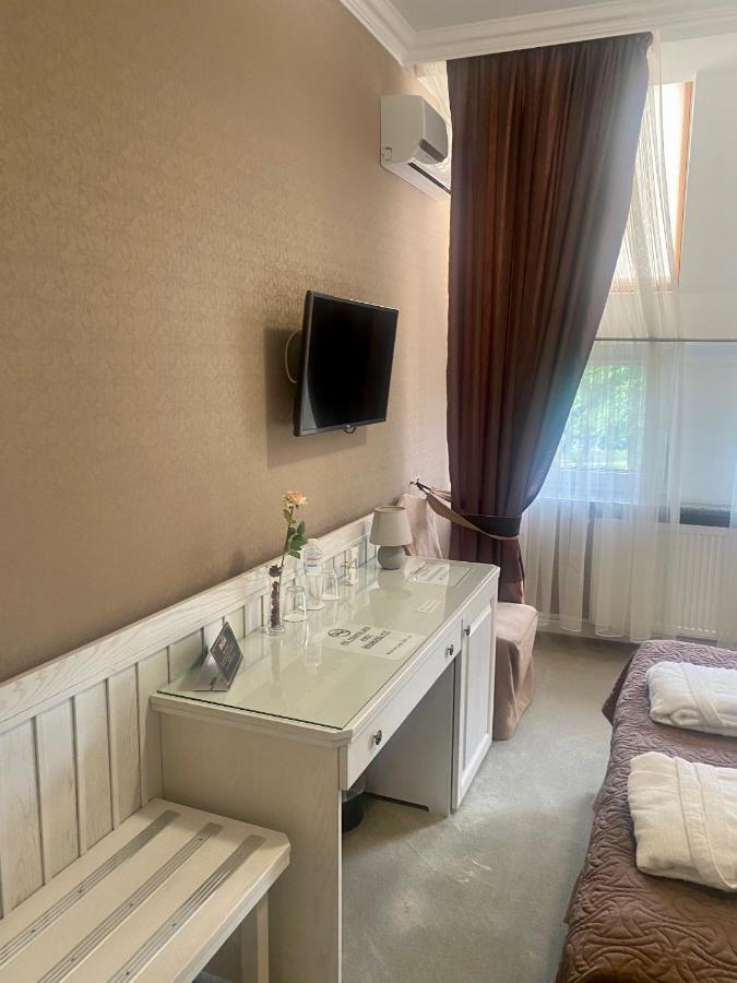Boutique Hotel Deluxe Каменец-Подольский Экстерьер фото