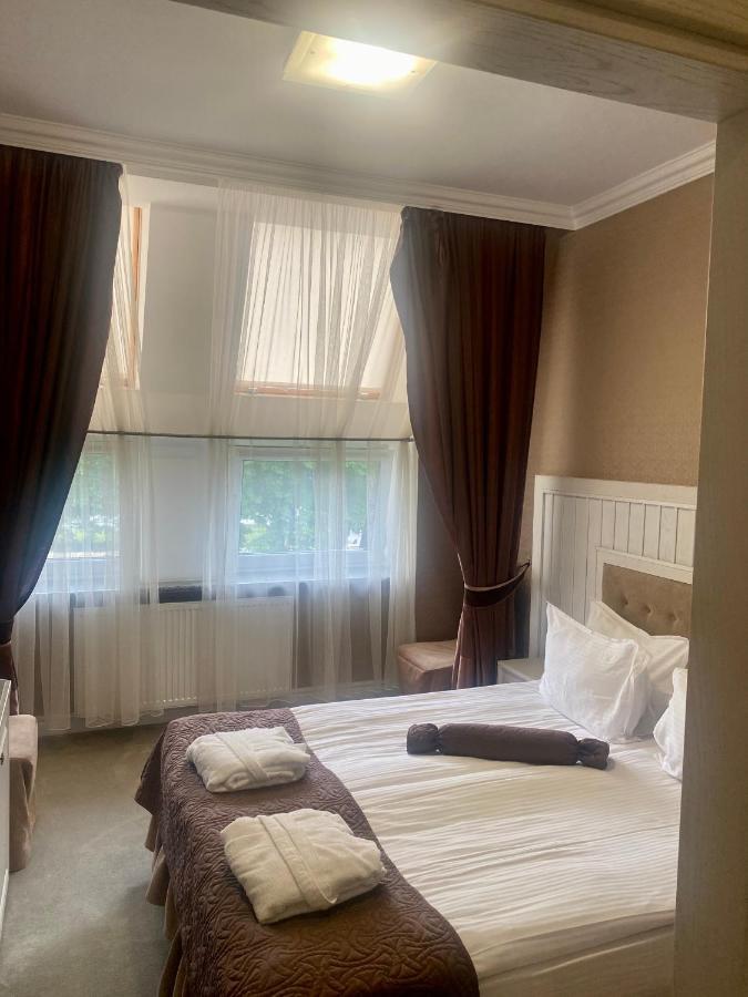 Boutique Hotel Deluxe Каменец-Подольский Экстерьер фото
