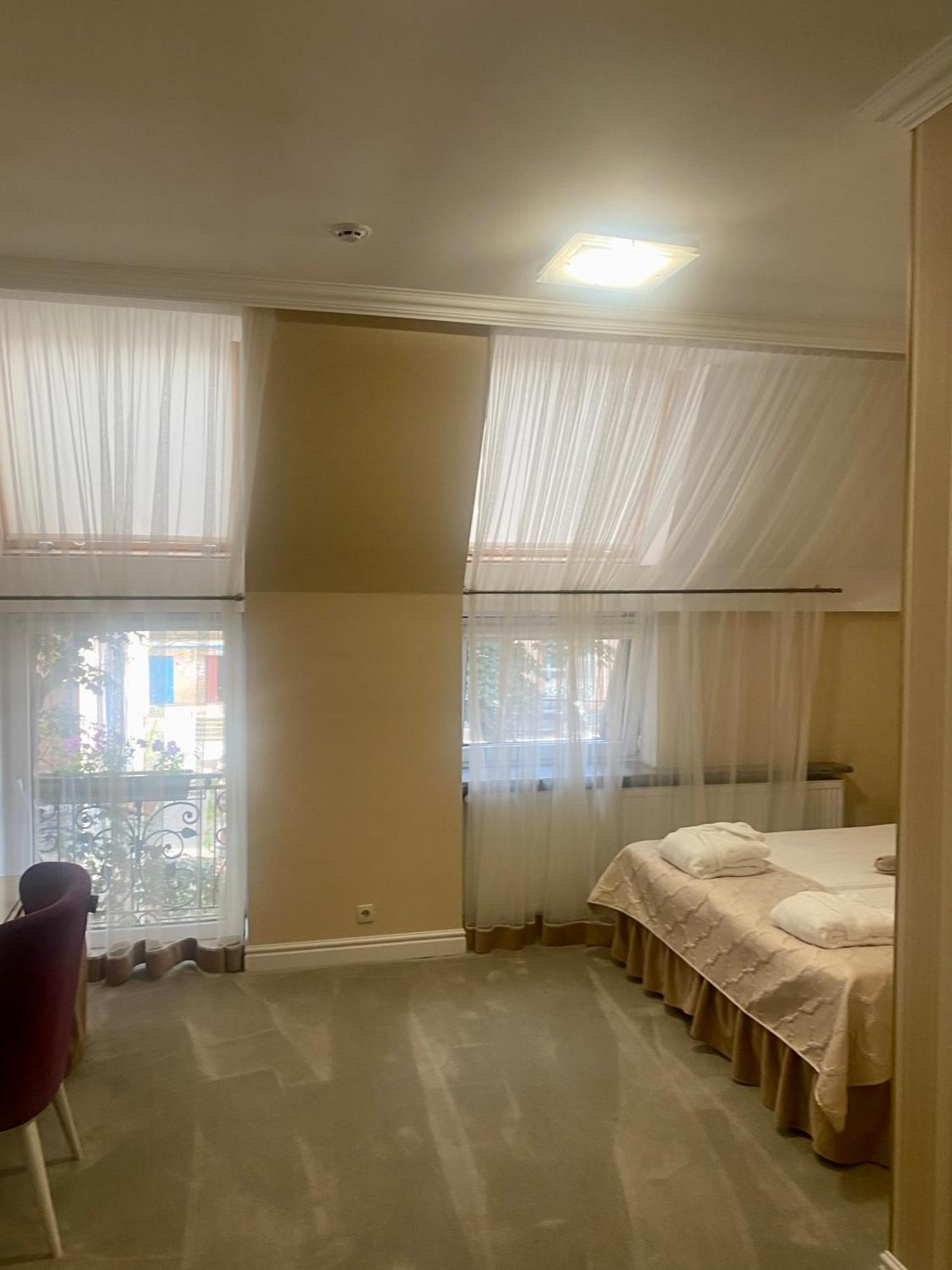 Boutique Hotel Deluxe Каменец-Подольский Экстерьер фото