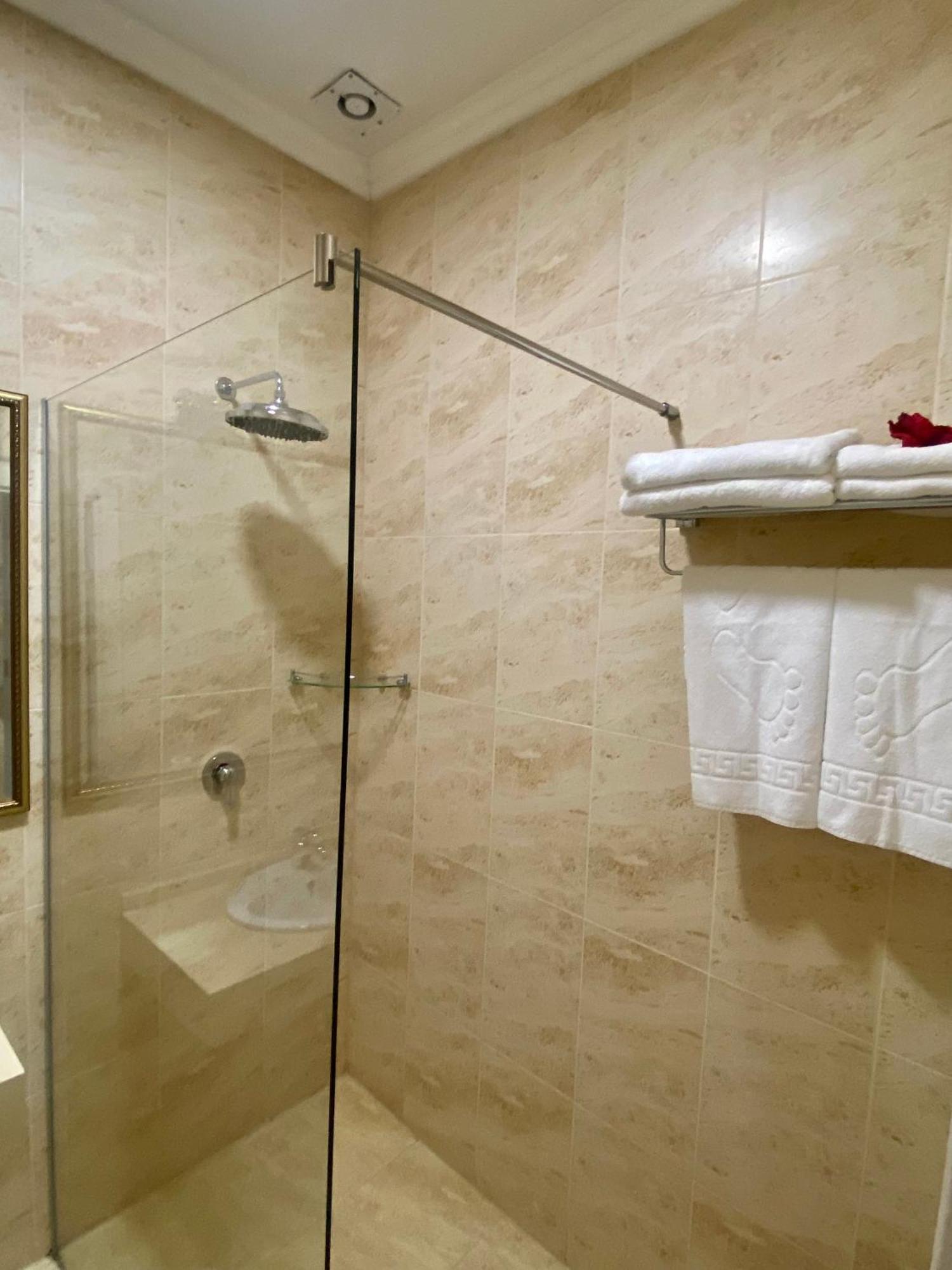 Boutique Hotel Deluxe Каменец-Подольский Экстерьер фото