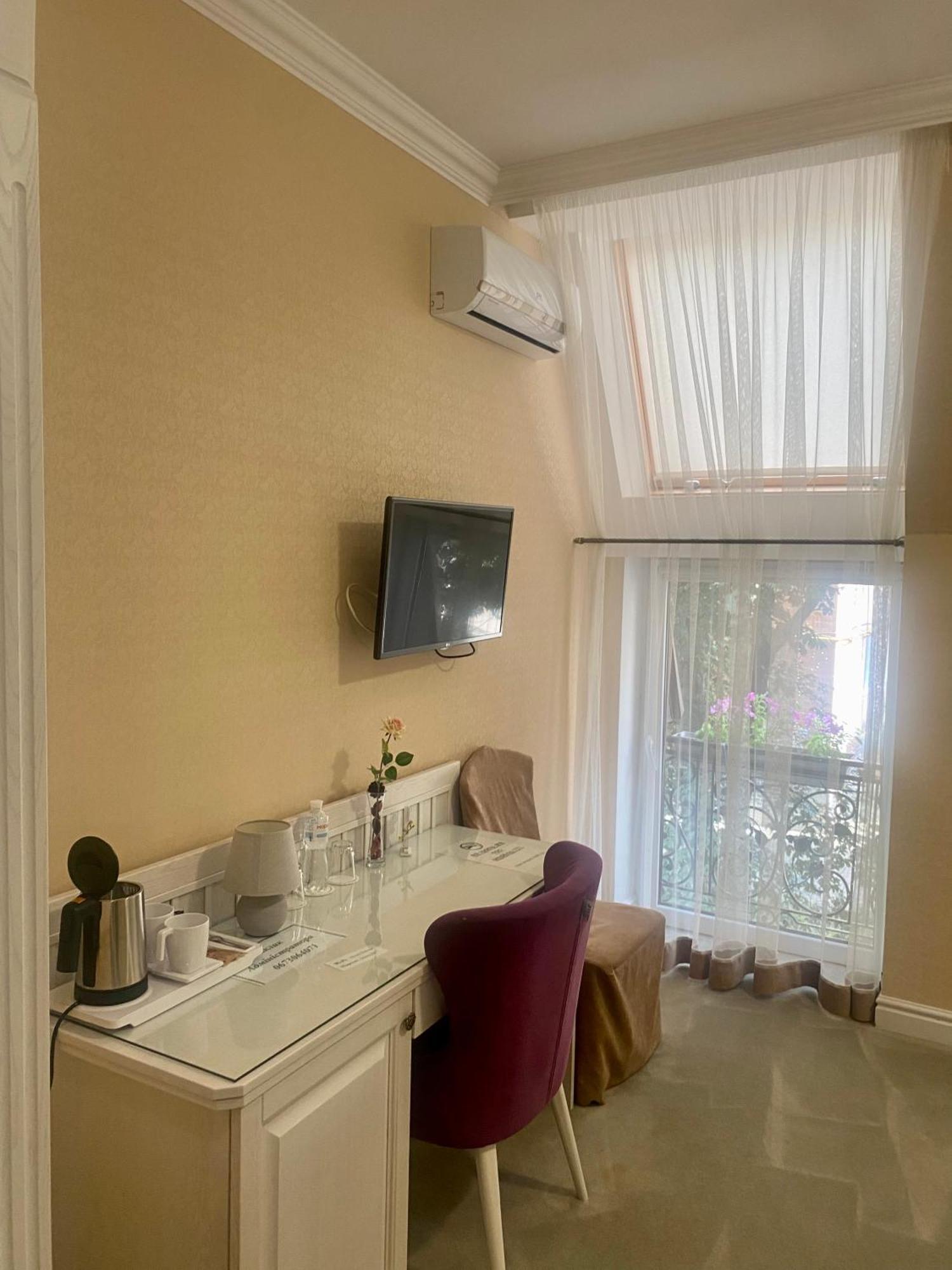 Boutique Hotel Deluxe Каменец-Подольский Экстерьер фото