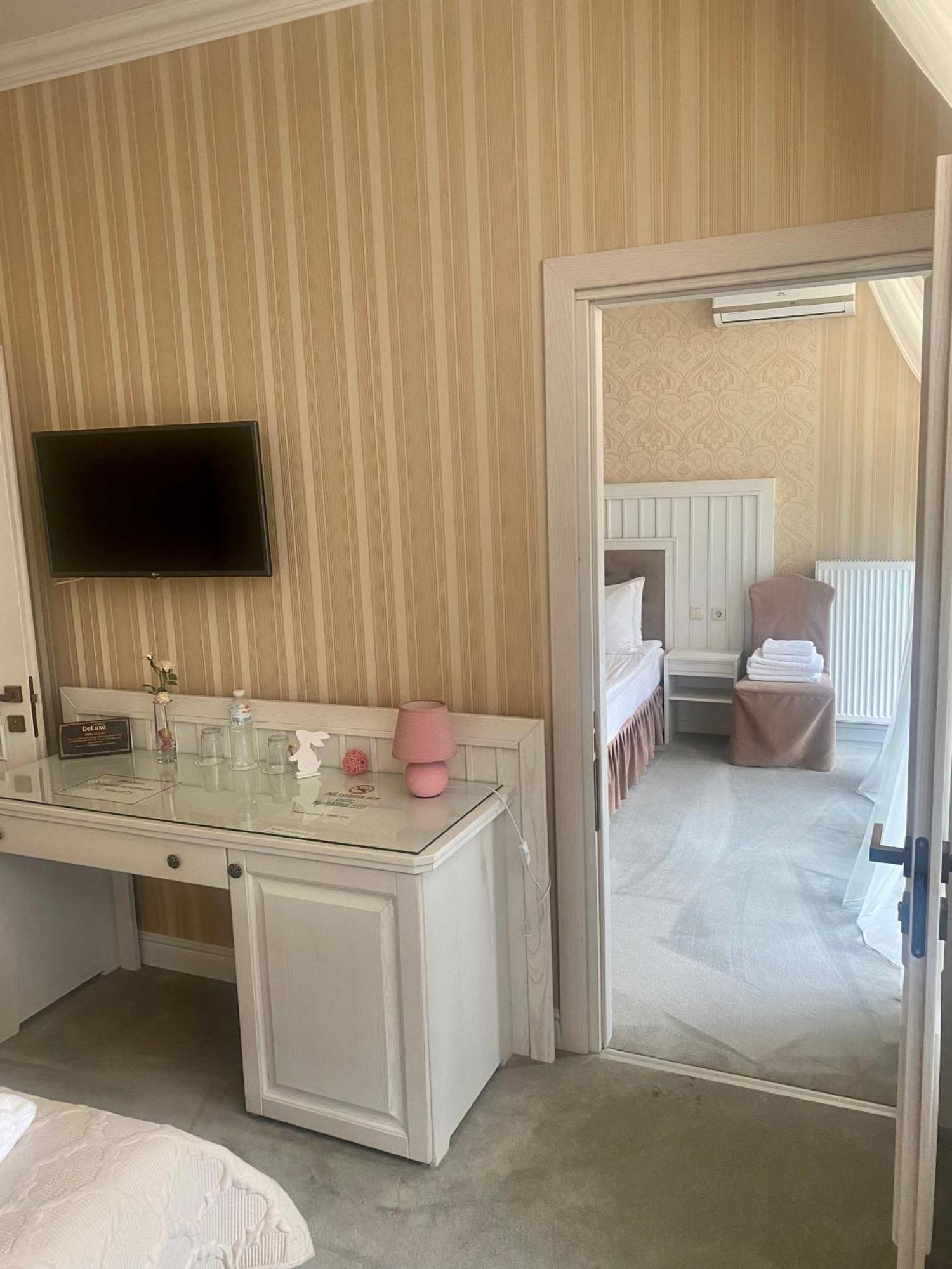 Boutique Hotel Deluxe Каменец-Подольский Экстерьер фото
