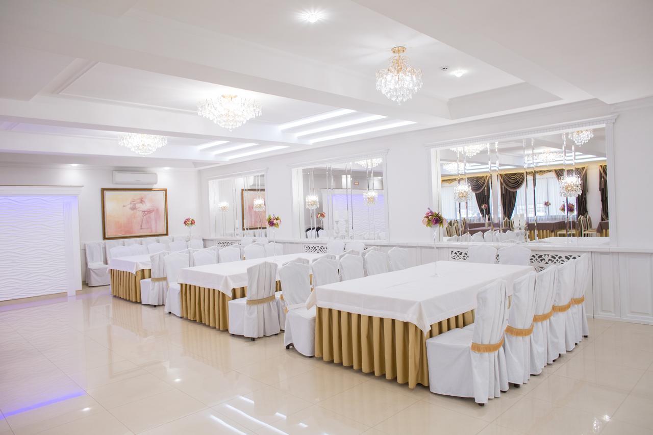 Boutique Hotel Deluxe Каменец-Подольский Экстерьер фото